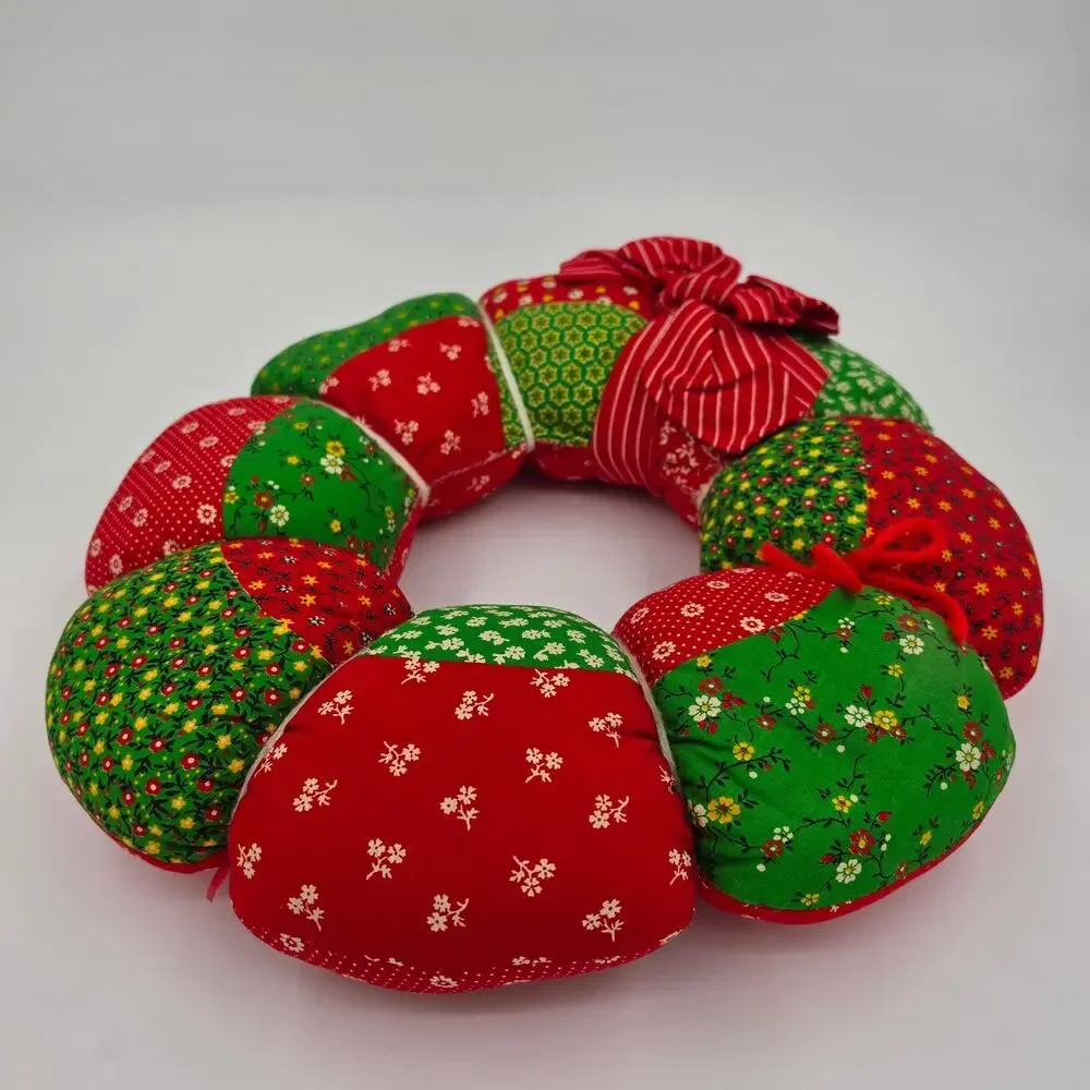 VTG Handmade Patchwork Fabric Christmas Wreath Stuffed Calico Quilted Bow 16